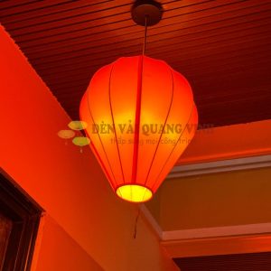 Đèn lồng vải củ tỏi đỏ